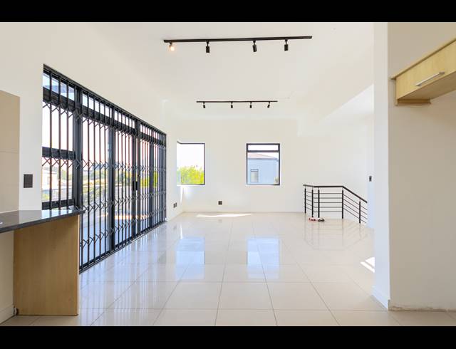 3 BEDROOM TOWNHOUSE TO LET IN CENTURY CITY
